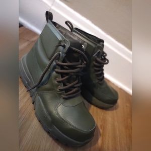 Men's Green Nike Boots